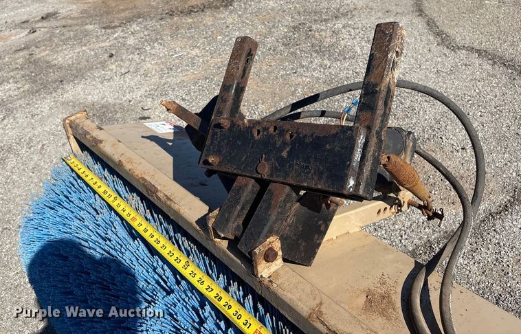 image for item EU4061 Kromer broom