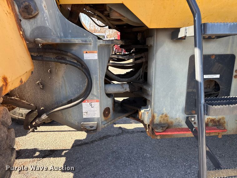 image for item EU4062 Komatsu WA250-5L wheel loader