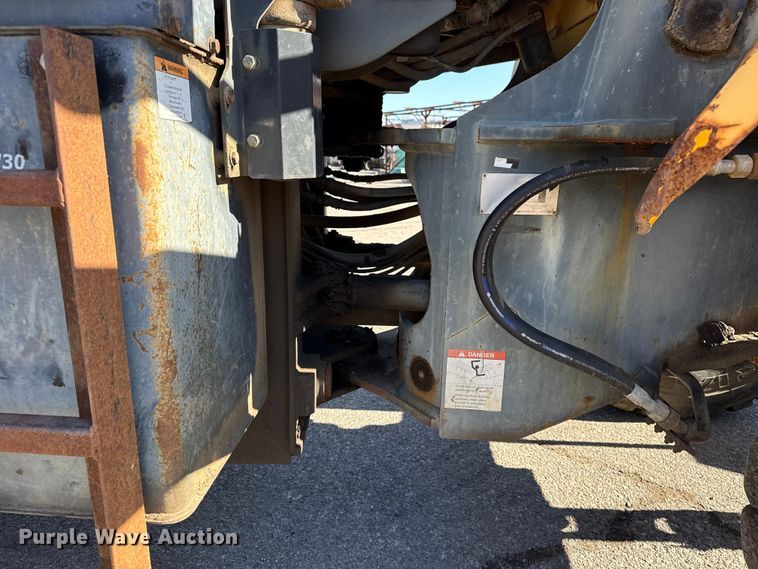 image for item EU4062 Komatsu WA250-5L wheel loader