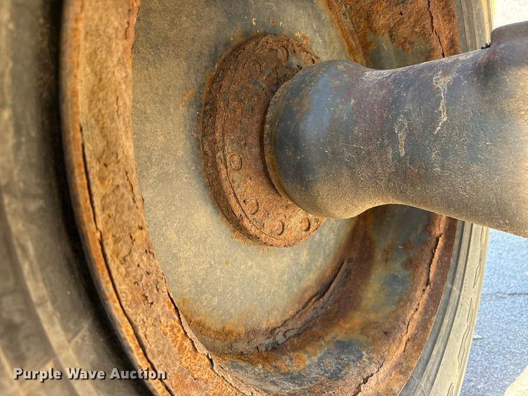 image for item EU4062 Komatsu WA250-5L wheel loader