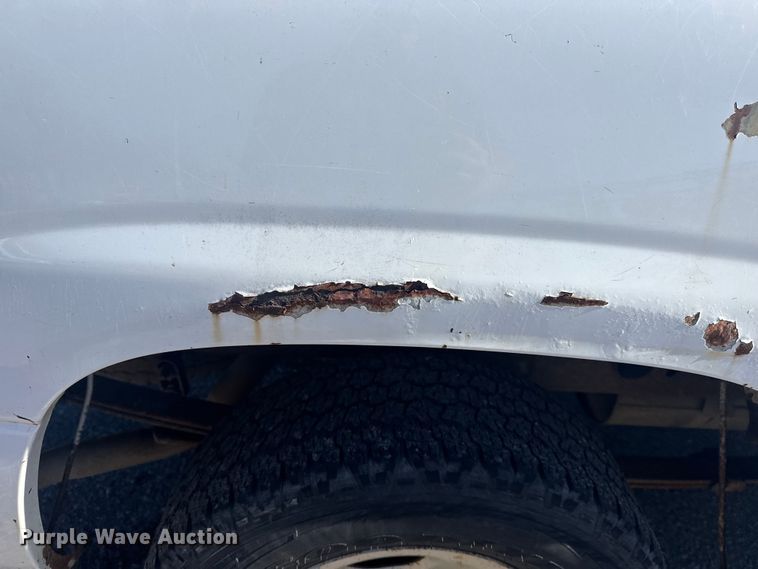 image for item EU4064 2004 GMC Sierra 1500 pickup truck