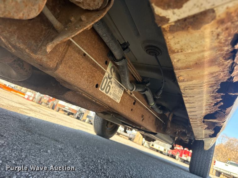 image for item EU4064 2004 GMC Sierra 1500 pickup truck