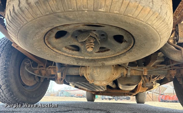 image for item EU4064 2004 GMC Sierra 1500 pickup truck