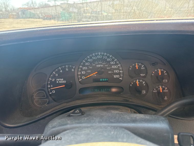 image for item EU4064 2004 GMC Sierra 1500 pickup truck