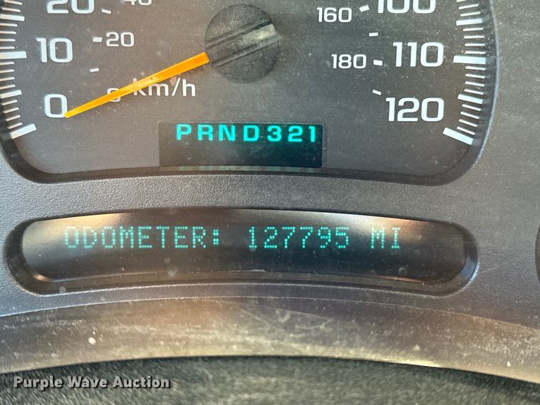 image for item EU4064 2004 GMC Sierra 1500 pickup truck