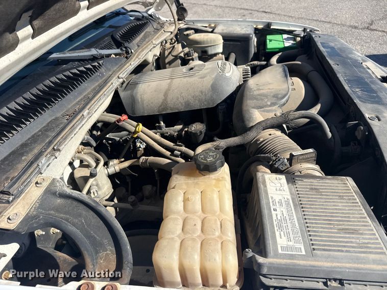 image for item EU4064 2004 GMC Sierra 1500 pickup truck