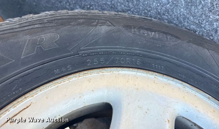 image for item EU4064 2004 GMC Sierra 1500 pickup truck