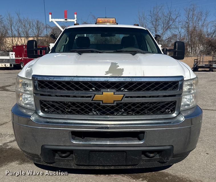 image for item EU4065 2013 Chevrolet Silverado 3500HD utility bed pickup truck
