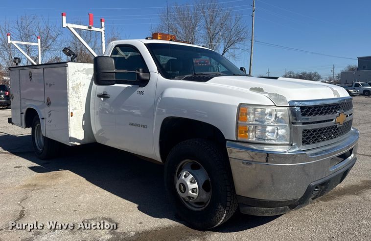 image for item EU4065 2013 Chevrolet Silverado 3500HD utility bed pickup truck