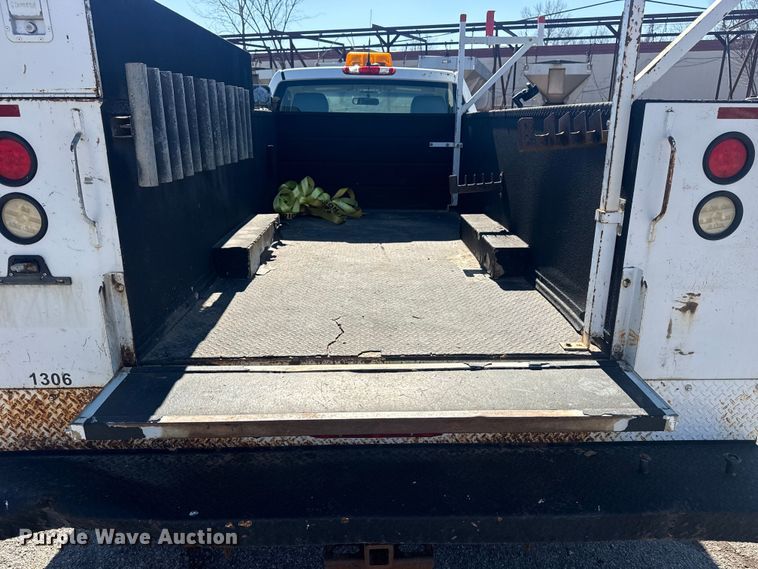 image for item EU4065 2013 Chevrolet Silverado 3500HD utility bed pickup truck