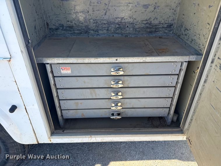 image for item EU4065 2013 Chevrolet Silverado 3500HD utility bed pickup truck