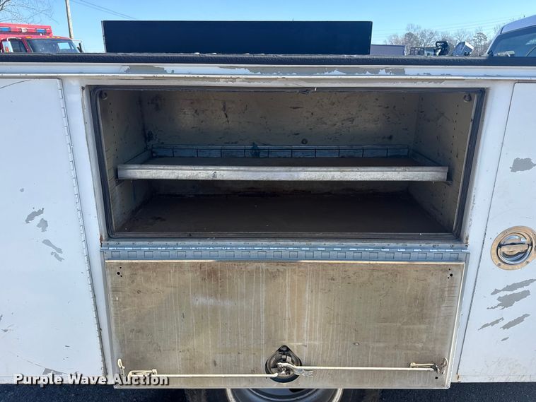 image for item EU4065 2013 Chevrolet Silverado 3500HD utility bed pickup truck