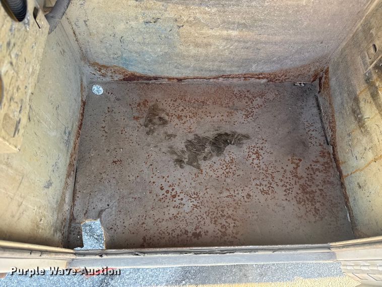 image for item EU4065 2013 Chevrolet Silverado 3500HD utility bed pickup truck