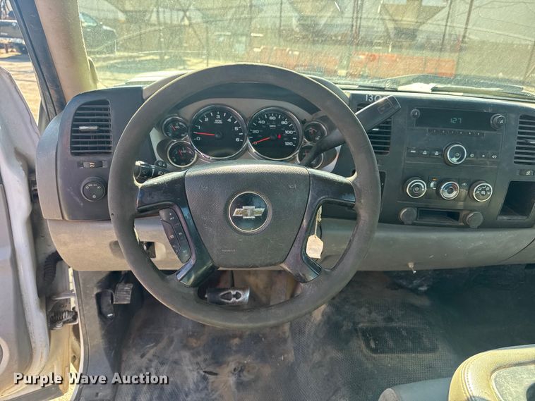 image for item EU4065 2013 Chevrolet Silverado 3500HD utility bed pickup truck