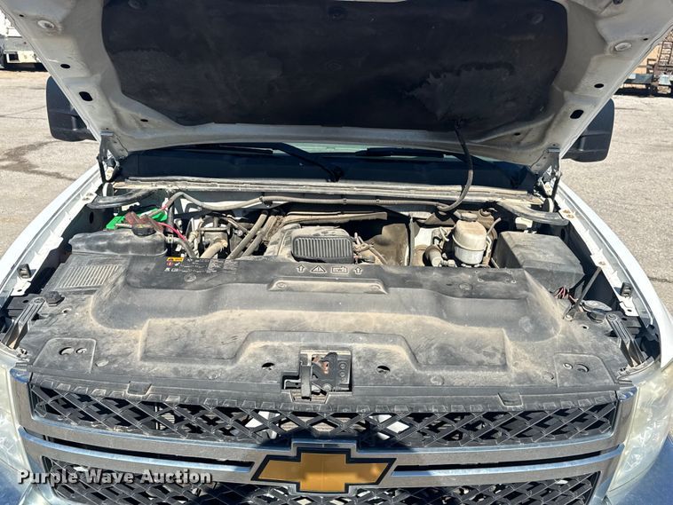 image for item EU4065 2013 Chevrolet Silverado 3500HD utility bed pickup truck