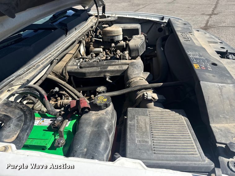 image for item EU4065 2013 Chevrolet Silverado 3500HD utility bed pickup truck