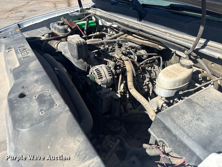 image for item EU4065 2013 Chevrolet Silverado 3500HD utility bed pickup truck