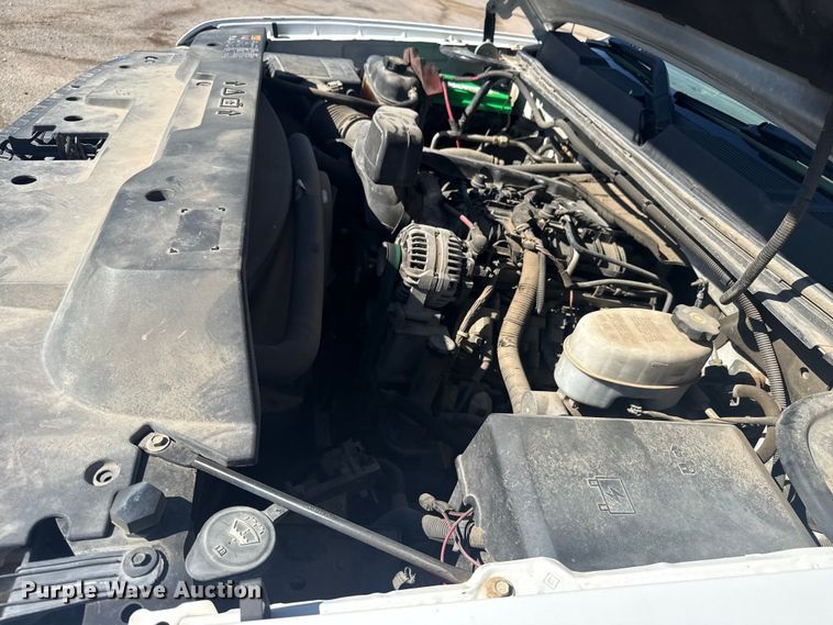 image for item EU4065 2013 Chevrolet Silverado 3500HD utility bed pickup truck