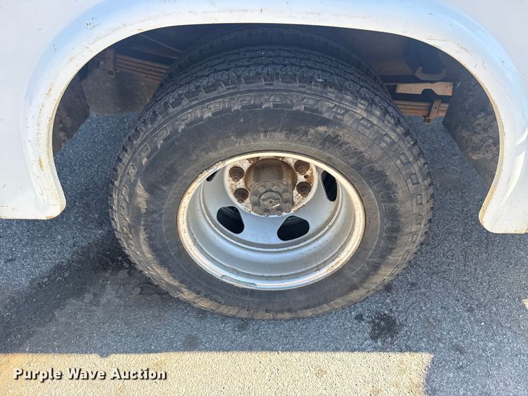 image for item EU4065 2013 Chevrolet Silverado 3500HD utility bed pickup truck