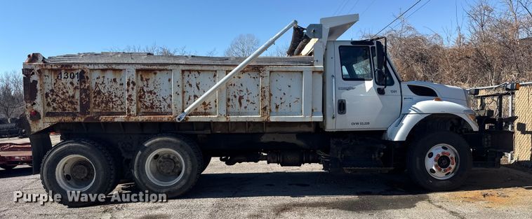 image for item EU4070 2013 International 7400 dump truck