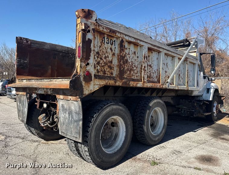image for item EU4070 2013 International 7400 dump truck