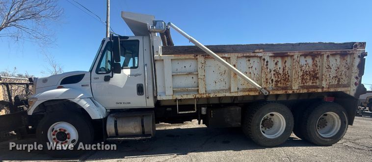 image for item EU4070 2013 International 7400 dump truck