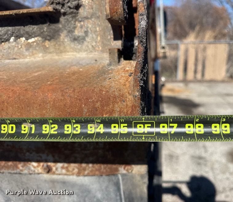 image for item EU4070 2013 International 7400 dump truck