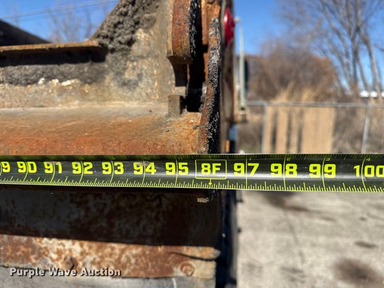 image for item EU4070 2013 International 7400 dump truck