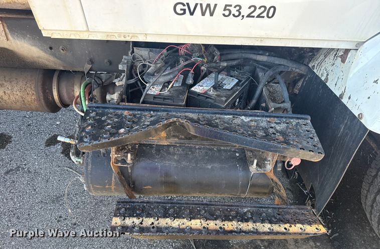 image for item EU4070 2013 International 7400 dump truck