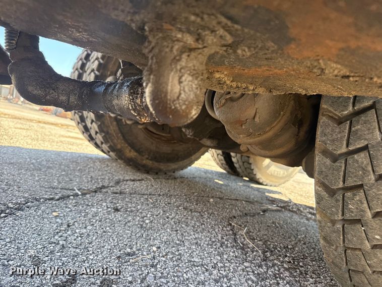 image for item EU4070 2013 International 7400 dump truck