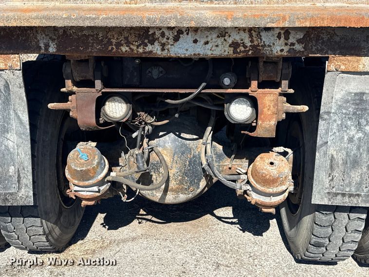 image for item EU4070 2013 International 7400 dump truck