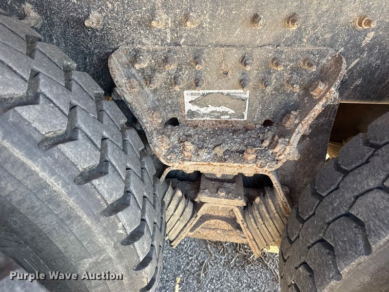 image for item EU4070 2013 International 7400 dump truck