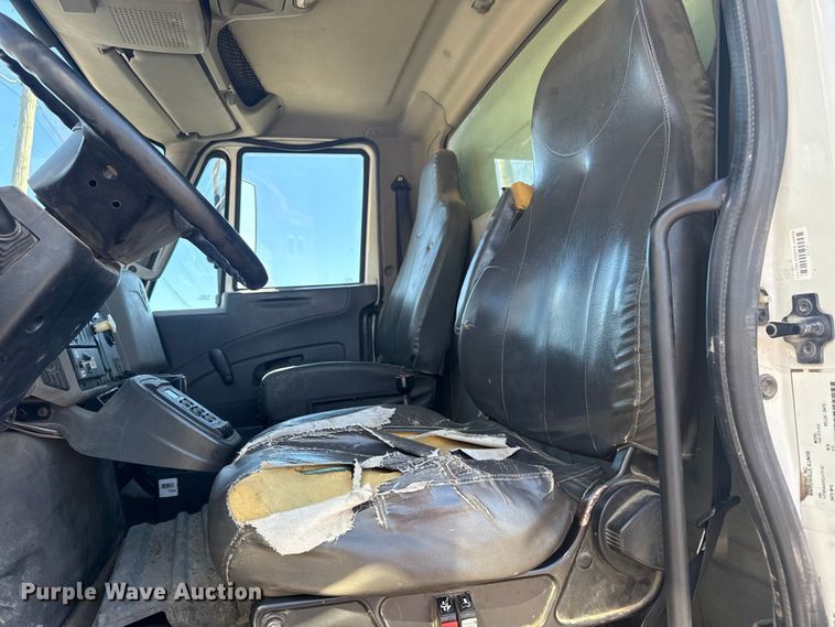 image for item EU4070 2013 International 7400 dump truck