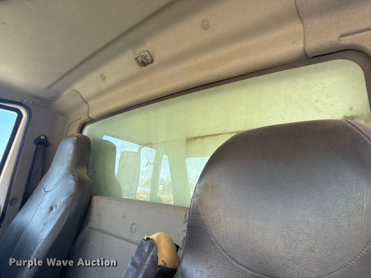 image for item EU4070 2013 International 7400 dump truck