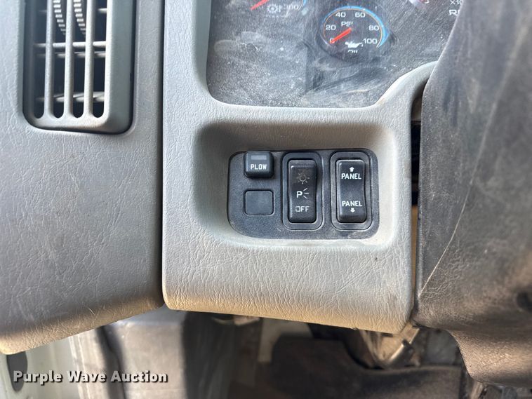 image for item EU4070 2013 International 7400 dump truck