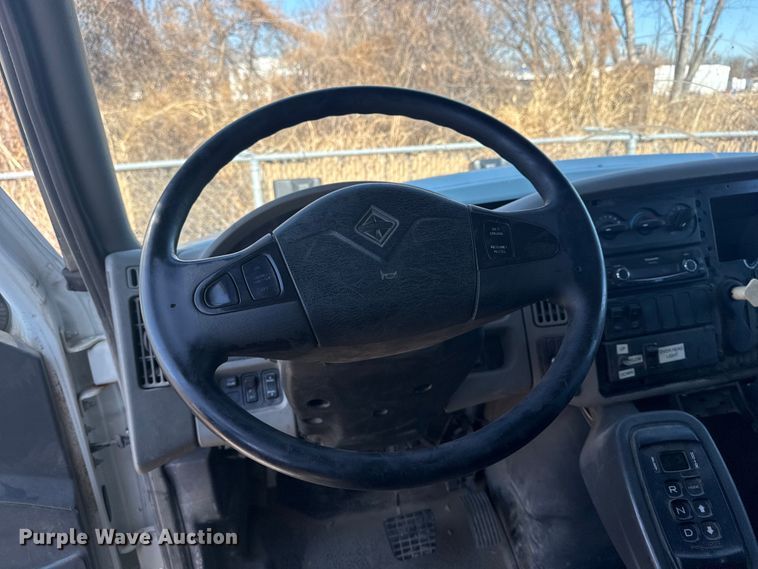 image for item EU4070 2013 International 7400 dump truck