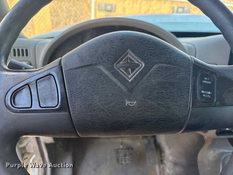 image for item EU4070 2013 International 7400 dump truck