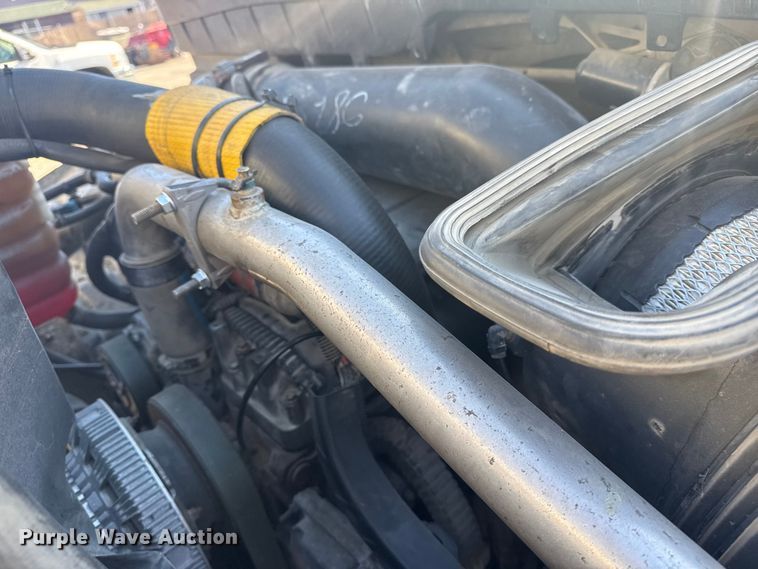 image for item EU4070 2013 International 7400 dump truck