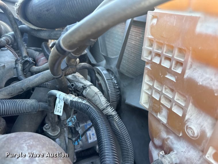 image for item EU4070 2013 International 7400 dump truck