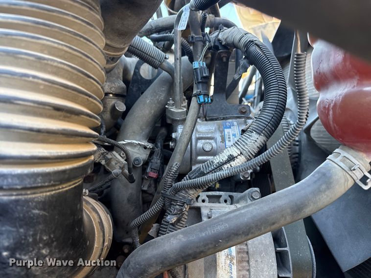 image for item EU4070 2013 International 7400 dump truck