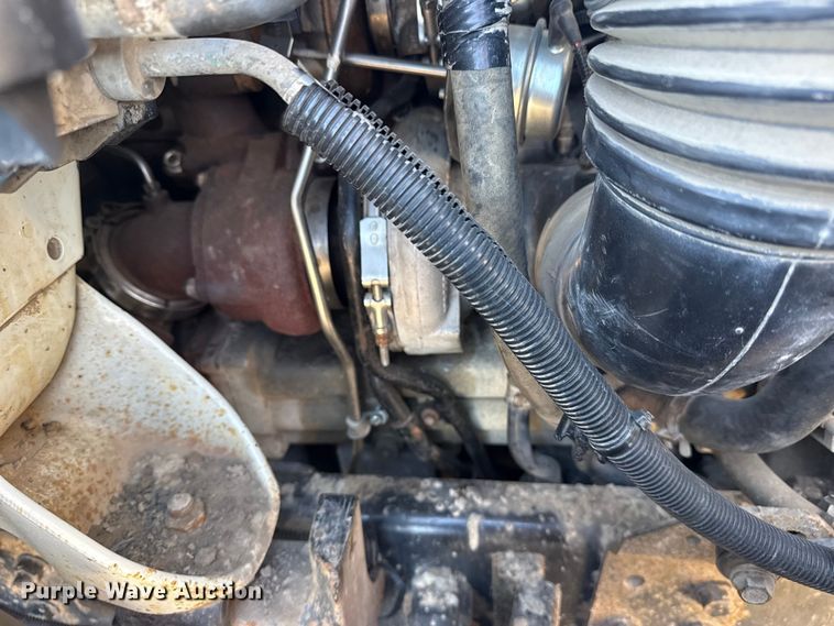 image for item EU4070 2013 International 7400 dump truck