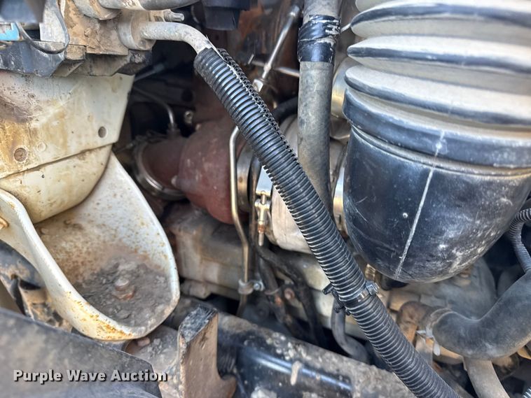 image for item EU4070 2013 International 7400 dump truck