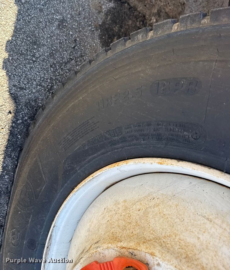 image for item EU4070 2013 International 7400 dump truck