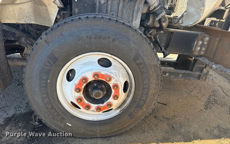 image for item EU4070 2013 International 7400 dump truck