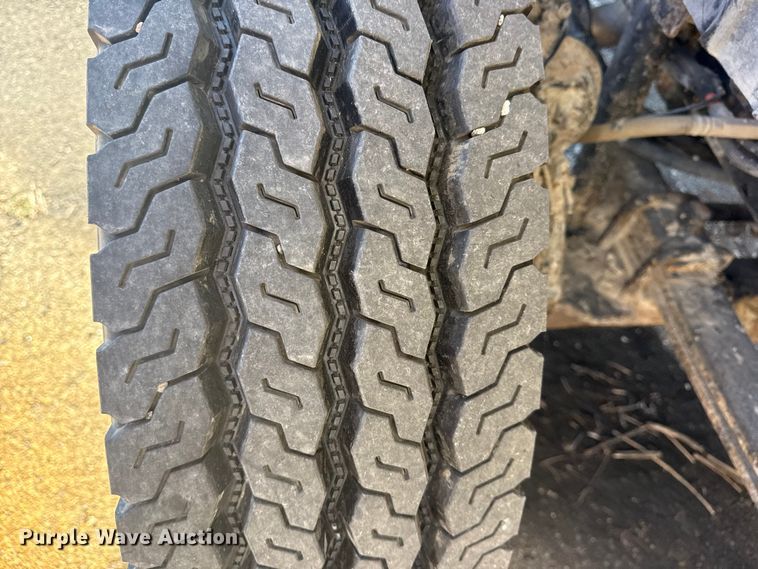 image for item EU4070 2013 International 7400 dump truck