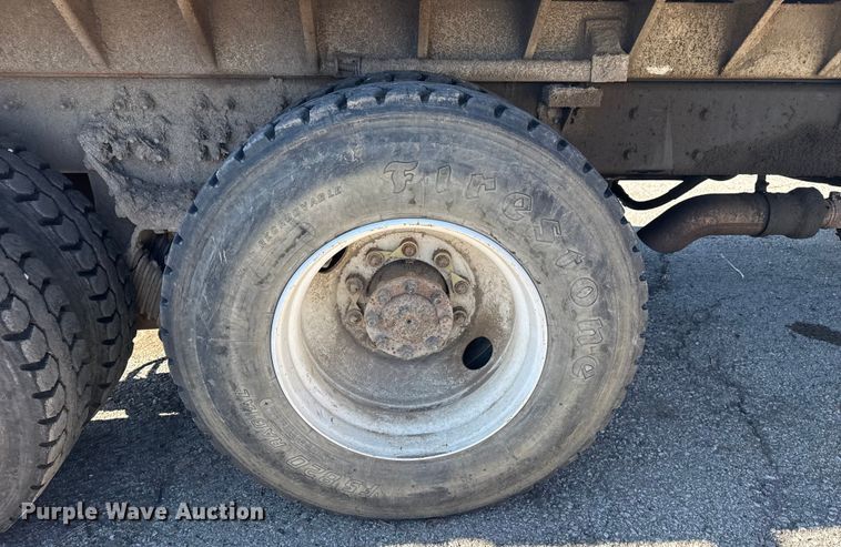 image for item EU4070 2013 International 7400 dump truck