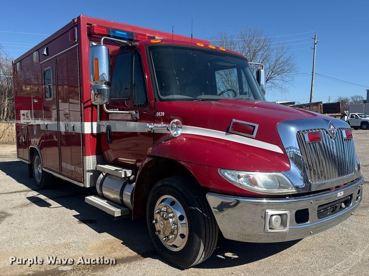 image for item EU4072 2007 International 4300 ambulance