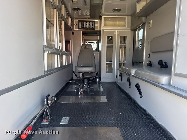 image for item EU4072 2007 International 4300 ambulance