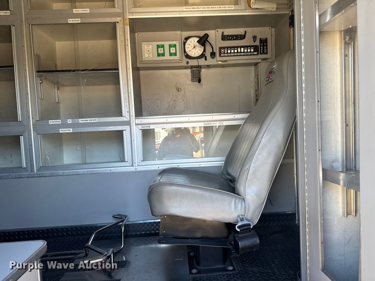 image for item EU4072 2007 International 4300 ambulance