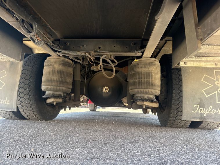 image for item EU4072 2007 International 4300 ambulance